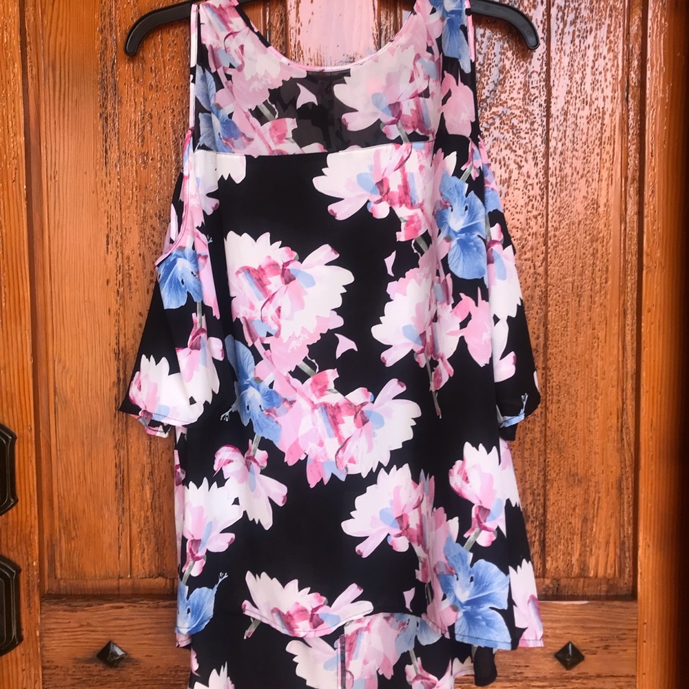 VINCE Camuto Blouse